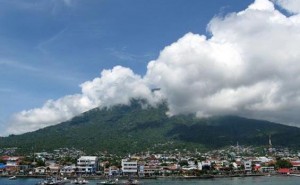 Gunung Gamalama Meletus Lagi