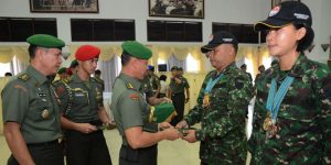 Gunakan Produk Dalam Negeri,TNI AD Juara Umum Lomba Tembak AASAM