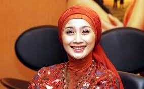 Desy Ratnasari Bicara Soal GBHN