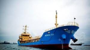 Dilarikan Sindikat Perdagangan Solar Ilegal, Tanker Harmoni TNI AL