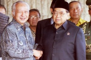 Ade Dukung Soeharto dan Gus Dur Pahlawan Nasional