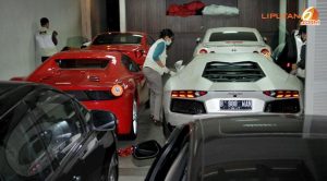 Tersangkut Kasus Korupsi, Penyidik KPK Sita Mobil Mewah Milik Walikota Madiun
