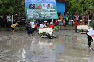 MPR Apresiasi Langkah Mentan Bantu Petani Alsintan