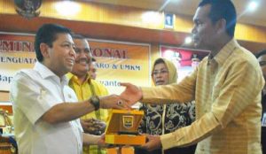 Setnov Buka Rahasia di Depan Mahasiswa STIE Pariaman