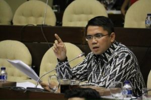 DPR: PT Pertiwi Lestari Kuasai Lahan Gunakan Aparat
