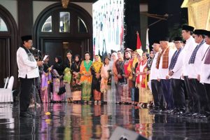 Oesman Sapta Kukuhkan Pengurus Gebu Minang