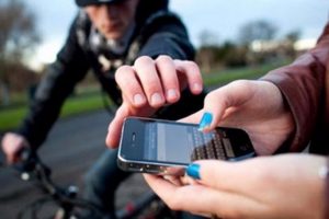 Oknum Polisi Menjambret