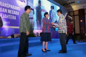 Dapat Opini WTP, DPR Terima Penghargaan
