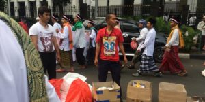 Alumni  Bagikan Sarapan Gratis Kepada Peserta Reuni 2/12 di Prapatan Monas