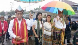 Sebelum Deklarasi, Pasangan Benny Jalani Ritual Wuat Wai di Manggarai