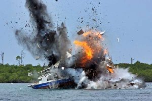Acuhkan JK dan Luhut, IPW Minta Susi Konsisten Bakar Kapal Pencuri Ikan