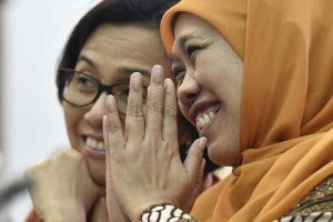 Jadi Cagub Jawa Timur, Khofifah Pamitan Dengan Pejabat Kemensos