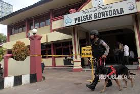 Polsek Bontoala Makasar Dilempar Bom Molotov, Dua Polisi Luka