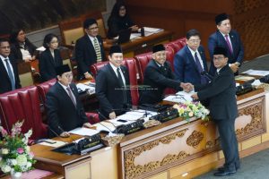 RUU Terorisme Disahkan Jadi UU