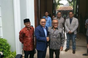 Ketua MPR RI Sambangi Aburizal, Bahas Persoalan Bangsa