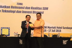 Ketua DPD RI Minta Perguruan Tinggi Swasta di Daerah Mampu Berkompetisi