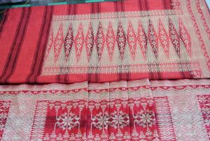 Songket Pandai Sikek Dipasarkan ke Amerika Serikat, Australia dan Jepang