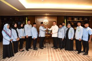 Telah Didik Umat, Pemerintah Harus Beri Perhatian Khusus Kepada Ustadz