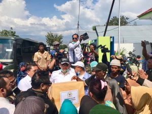 DPR dan DPD Serahkan Bantuan Buat Korban Bencana di Palu dan Tonggala