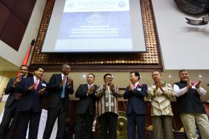 Oesman Sapta: Gotong Royong Ciri Khas Indonesia