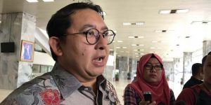 Fadli Zon: DPR Dorong Pemerintah Angkat Honorer Jadi PNS