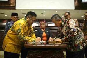 DPD dan BPK Tandatangani MoU Pengawasan Keuangan Daerah