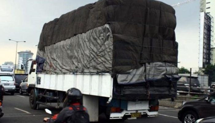 Cegah Kerusakan Jalan, Komisi V DPR Minta Truk ODOL Ditindak Tegas