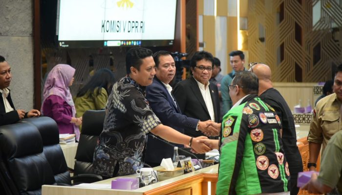 Komisi V DPR: Angkutan Online akan Diatur dengan UU Khusus