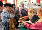 Ketum Gebu Minang Kunjungi Rumah Pintar dan Kampung Inggris Panyakalan Solok, Lakukan Bakti Sosial dan Penyerahan Bantuan Sapi
