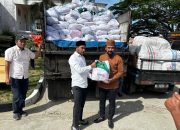 Lagi, Senator Azhari Cage Salurkan Bantuan Kemensos ke Aceh Timur